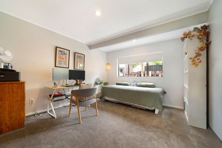 Photo of property in 2/29 Humphrey Kemp Avenue, Henderson, Auckland, 0612