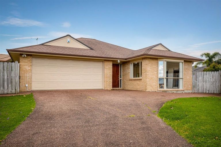 Photo of property in 15 Pyrite Street, Westgate, Auckland, 0614