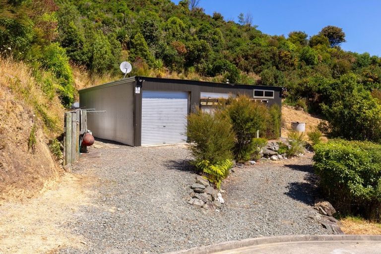 Photo of property in 42 Waimarama Street, Waikawa, Picton, 7220