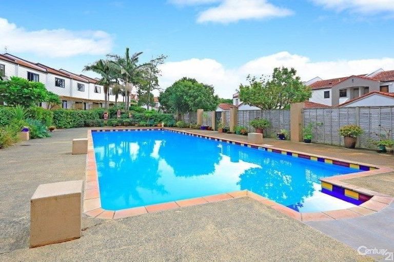 Photo of property in 30/21 Armoy Drive, East Tamaki, Auckland, 2016