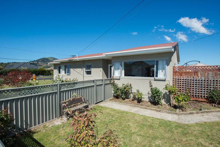 Photo of property in 1 Dunbar Place, Mosgiel, 9024