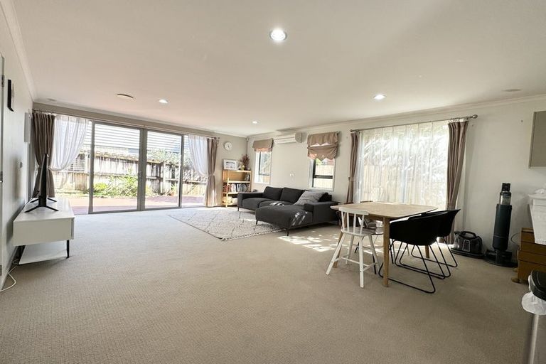 Photo of property in 61d Fields Parade, Oteha, Auckland, 0632
