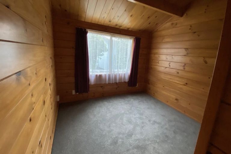 Photo of property in 43 Houghton Bay Road, Houghton Bay, Wellington, 6023