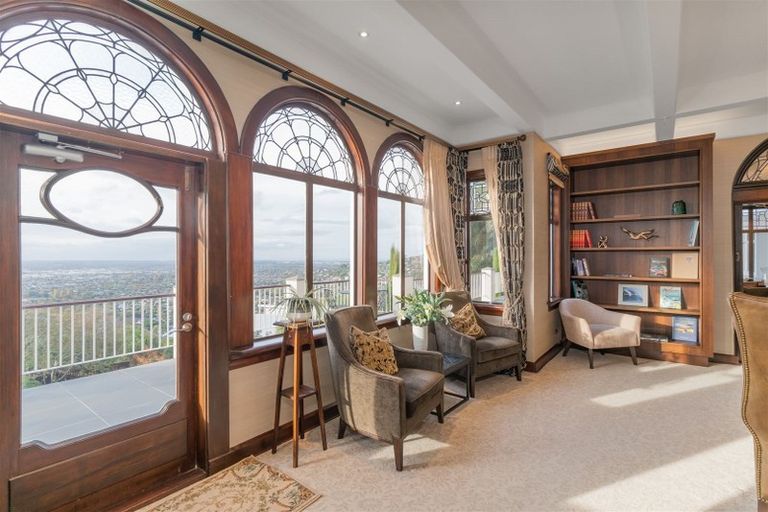 Photo of property in 141 Hackthorne Road, Cashmere, Christchurch, 8022