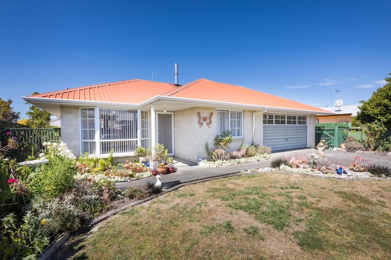 Photo of property in 21 Colonial Place, Kelvin Grove, Palmerston North, 4414