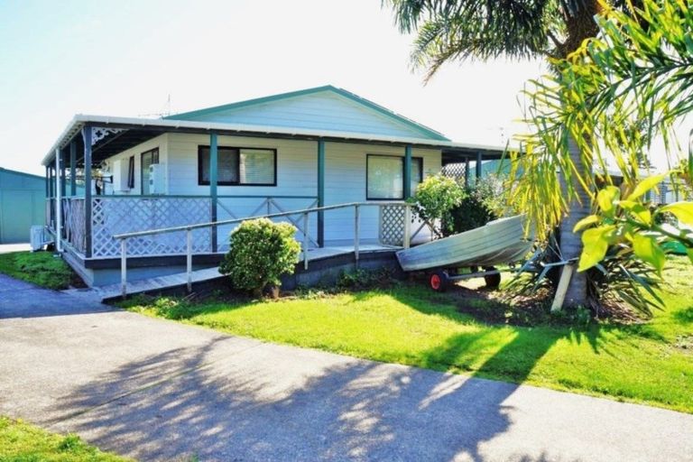 Photo of property in 28 Tamure Place, Ruakaka, 0116