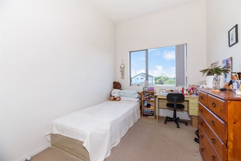 Photo of property in 9/3 Hulme Place, Henderson, Auckland, 0612
