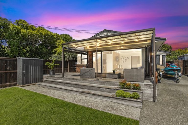 Photo of property in 1/105 Taylor Road, Mangere Bridge, Auckland, 2022