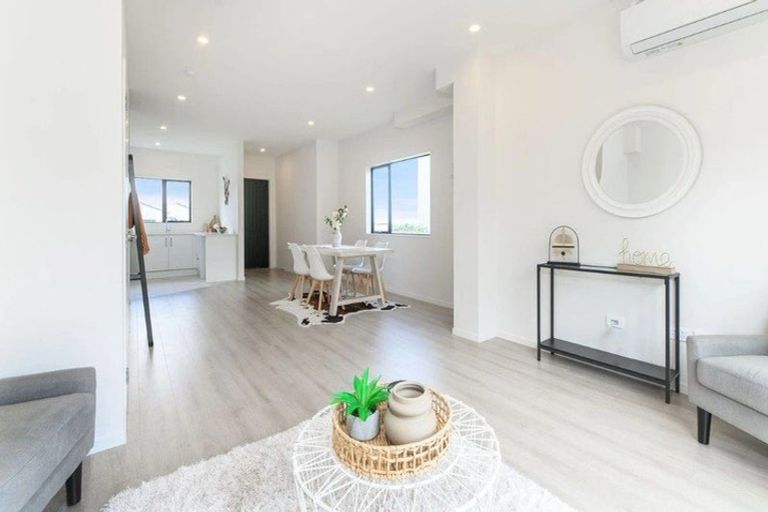 Photo of property in 53a Crestview Rise, Papakura, 2110