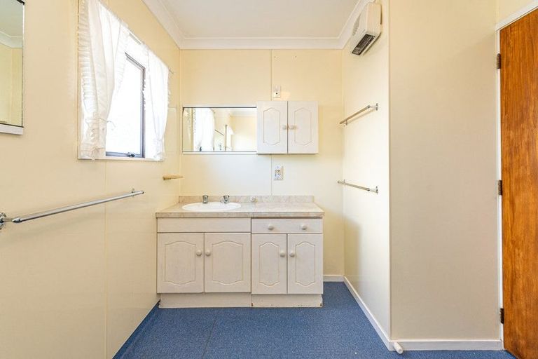Photo of property in 34 Exeter Crescent, Springvale, Whanganui, 4501