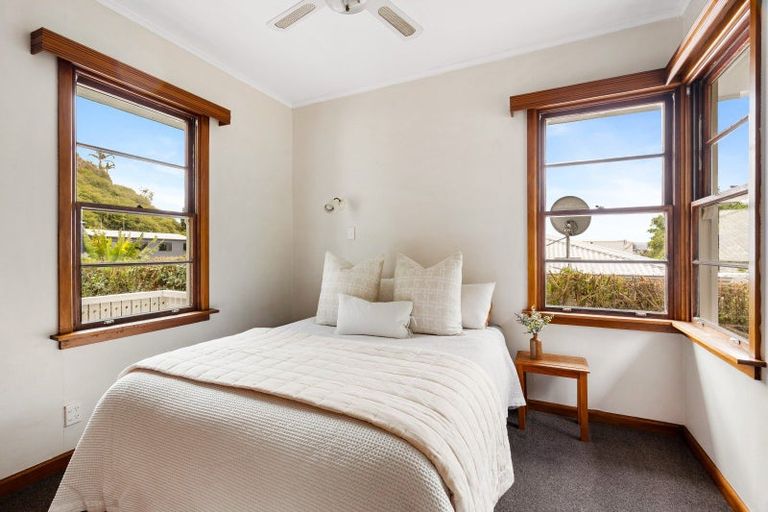 Photo of property in 51 Burns Road, Hospital Hill, Napier, 4110