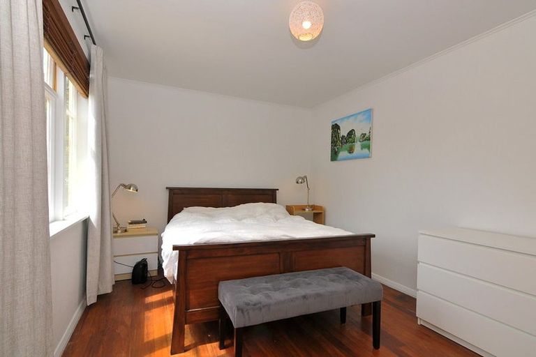 Photo of property in 8 Dunedin Terrace, Melrose, Wellington, 6023