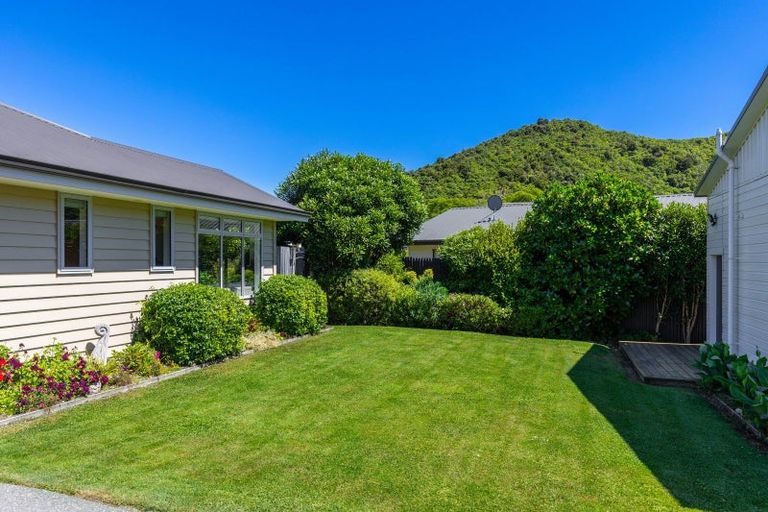 Photo of property in 6a Huia Street, Waikawa, Picton, 7220