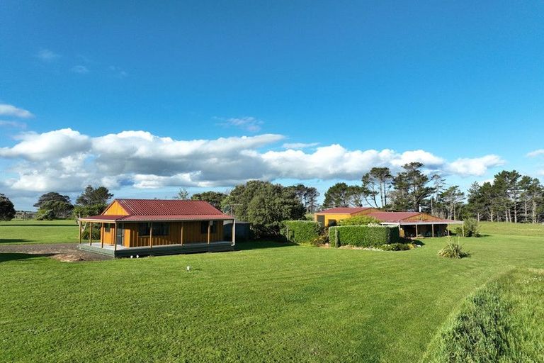 Photo of property in 986 Tinopai Road, Tinopai, Matakohe, 0593