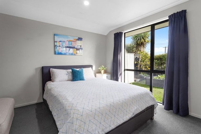 Photo of property in 29 Mataroa Place, Parklands, Christchurch, 8083
