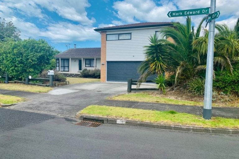 Photo of property in 1 Mark Edward Drive, Half Moon Bay, Auckland, 2012