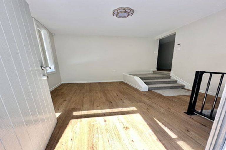 Photo of property in 17c Balmain Road, Birkenhead, Auckland, 0626