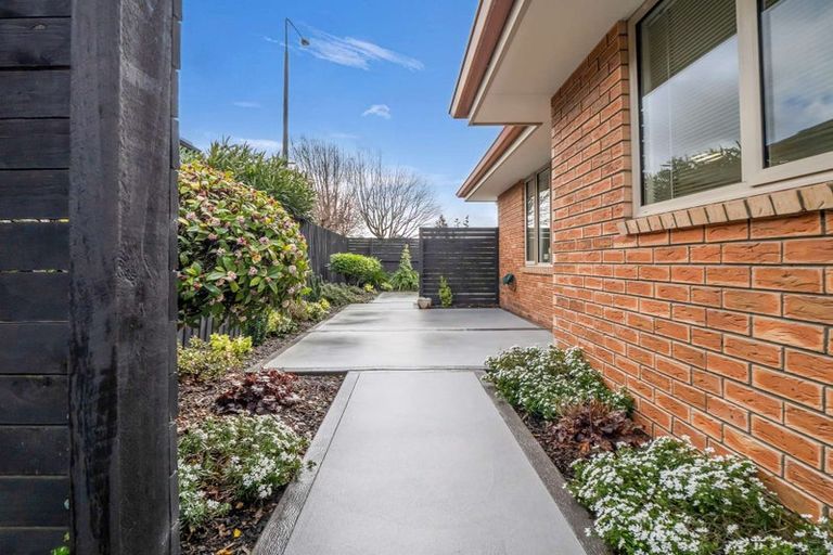 Photo of property in 1/117 Yaldhurst Road, Sockburn, Christchurch, 8042