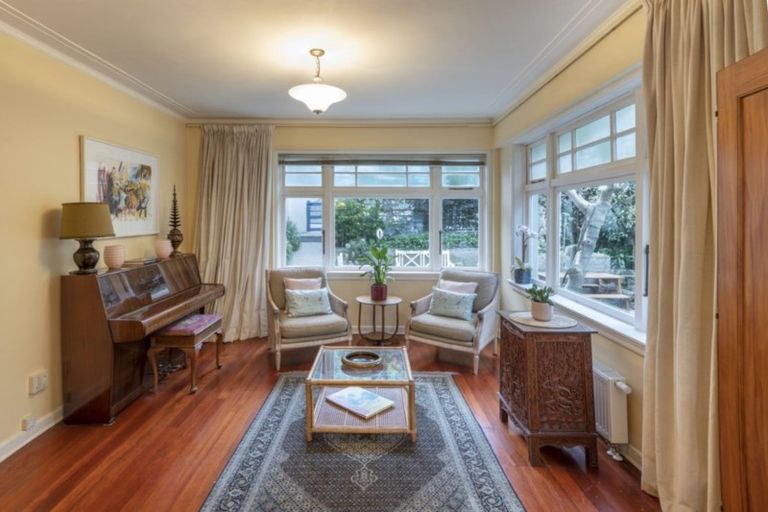 Photo of property in 19 Grant Road, Thorndon, Wellington, 6011