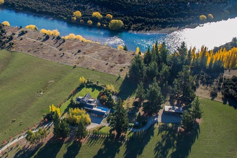 Photo of property in 47 Kane Road, Hawea Flat, Wanaka, 9382