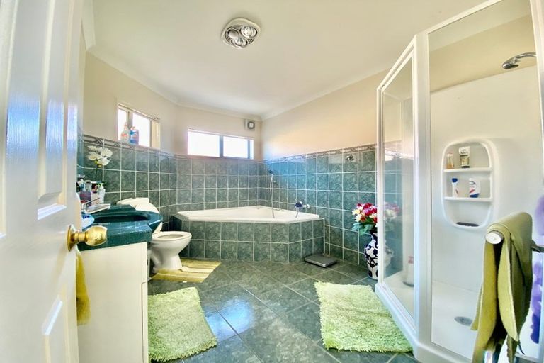 Photo of property in 7 Sesame Grove, Goodwood Heights, Auckland, 2105