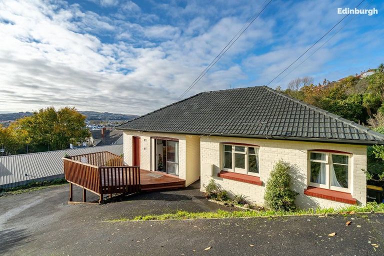 Photo of property in 35 Easther Crescent, Kew, Dunedin, 9012