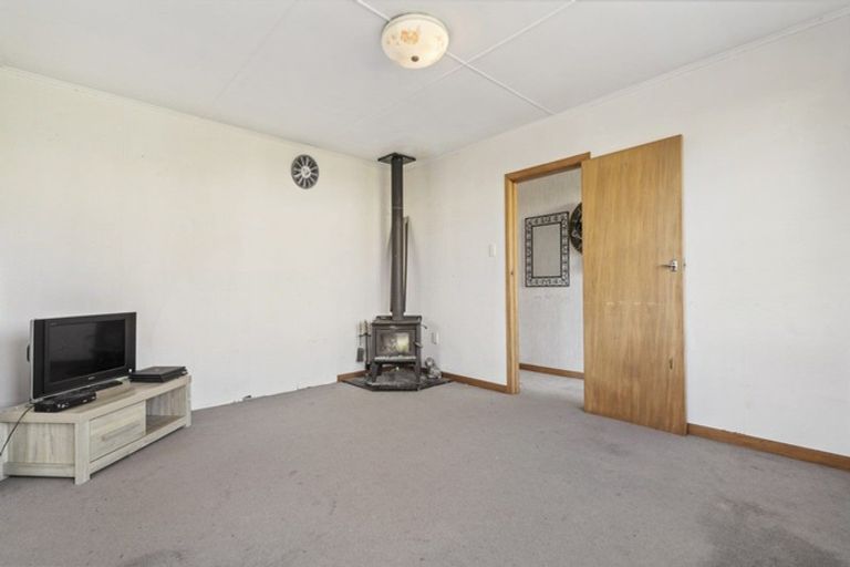 Photo of property in 24 Ngapapa Street, Urenui, 4375