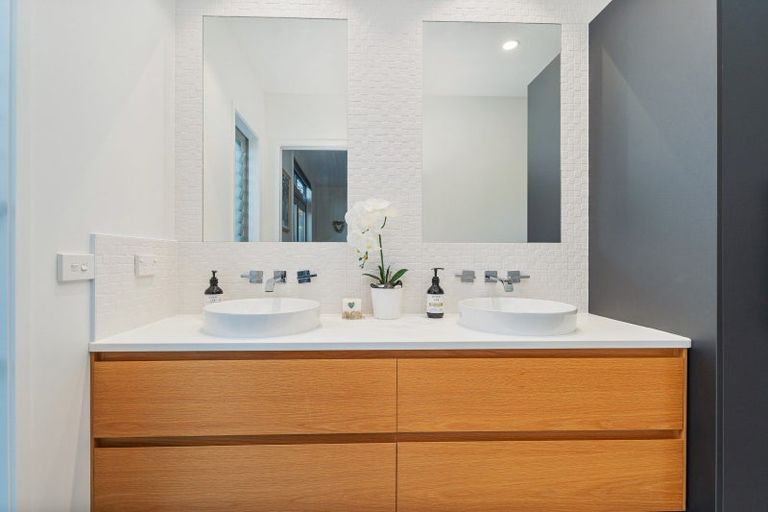 Photo of property in 20 Captain Wood Avenue, Whitianga, 3510