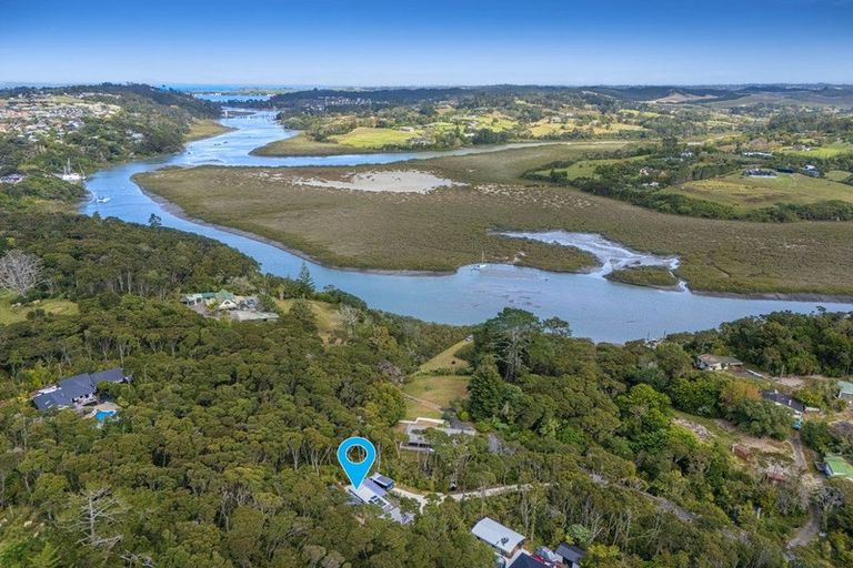 Photo of property in 12 Chenery Road, Red Beach, 0932