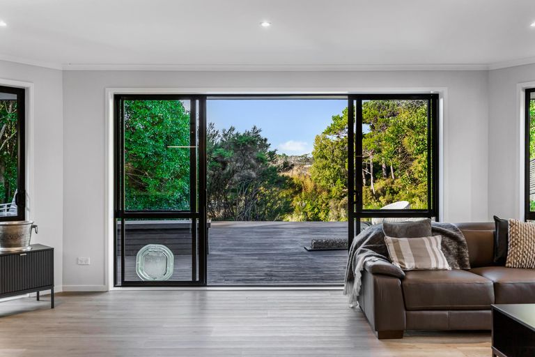 Photo of property in 15 Elliot Street, Howick, Auckland, 2014