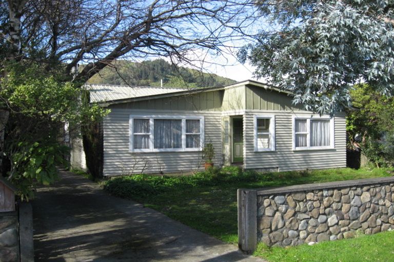 Photo of property in 38 Wellington Road, Wainuiomata, Lower Hutt, 5014