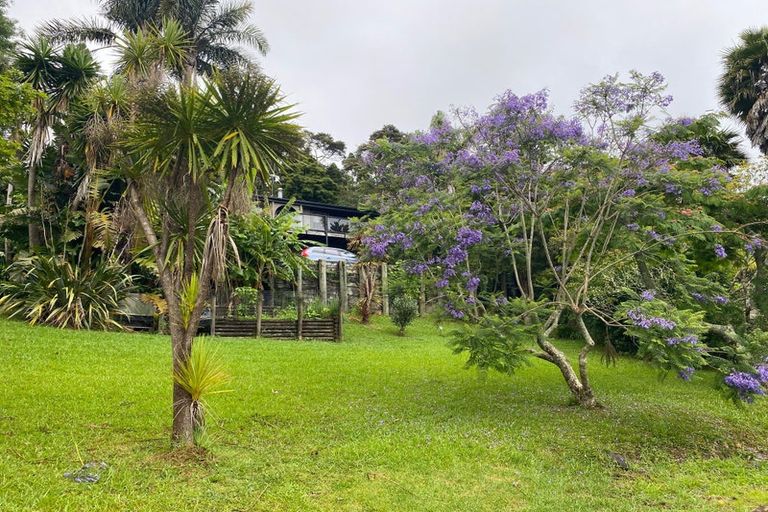 Photo of property in 18 Laingfield Terrace, Laingholm, Auckland, 0604