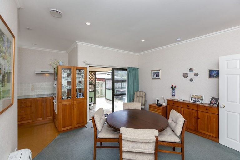 Photo of property in 74 Eatwell Avenue, Paraparaumu Beach, Paraparaumu, 5032