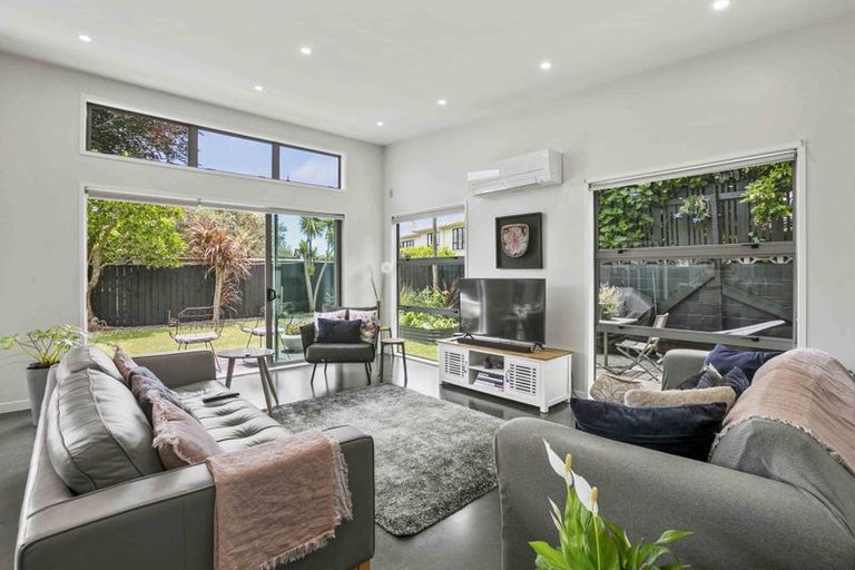 Photo of property in 33a Waimea Street, Westown, New Plymouth, 4310