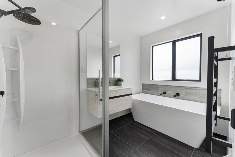 Photo of property in 10 Minerva Crescent, Woodend, 7610