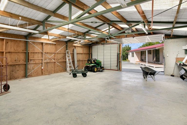 Photo of property in 215 Kempthorne Road, Russell, 0272