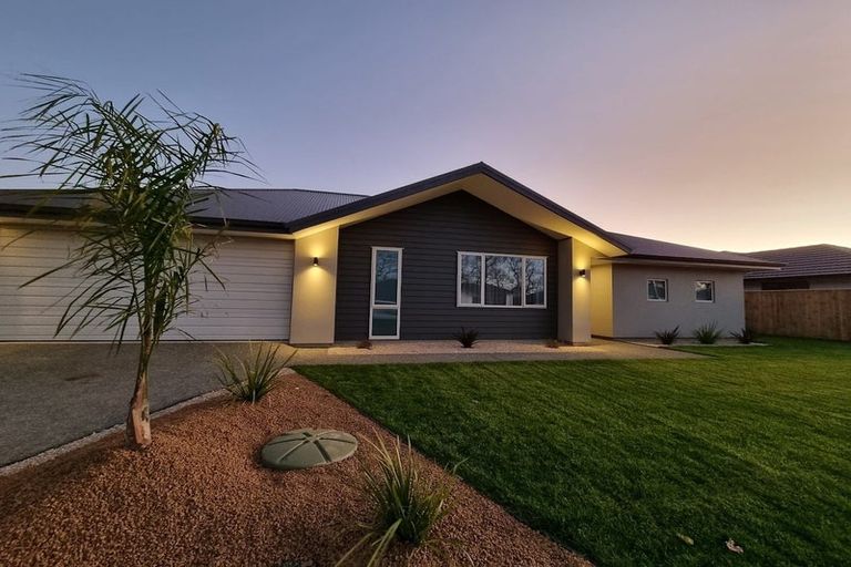 Photo of property in 32 Oakdale Grove, Richmond, 7020