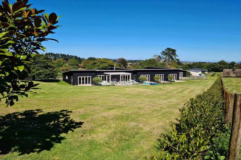 Photo of property in 114 Bombay Road, Bombay, 2675