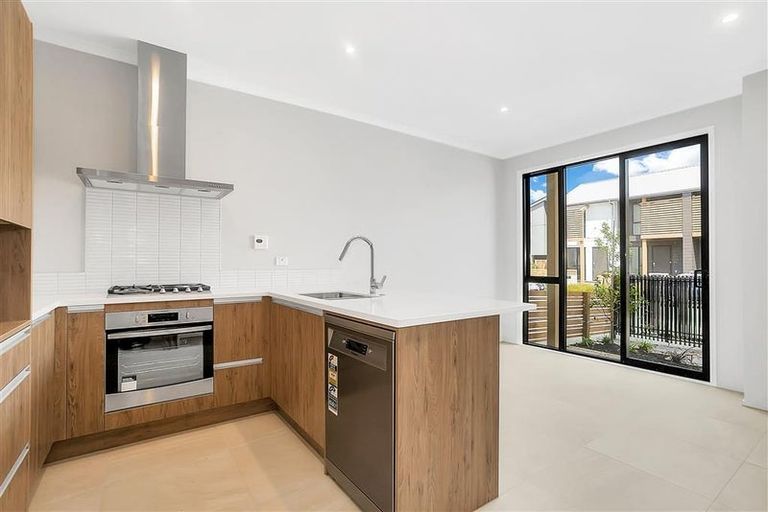 Photo of property in 17 Pukewhero Rise, Westgate, Auckland, 0614