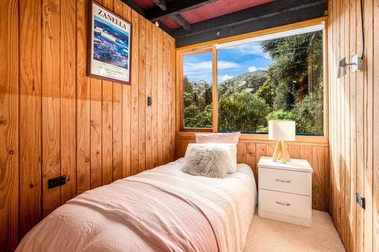 Photo of property in 3 Huia Road, Days Bay, Lower Hutt, 5013