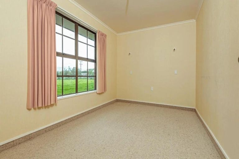 Photo of property in 83 Oroua Road, Kairanga, Palmerston North, 4475