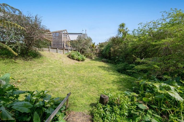 Photo of property in 2/25 Philson Terrace, Browns Bay, Auckland, 0630