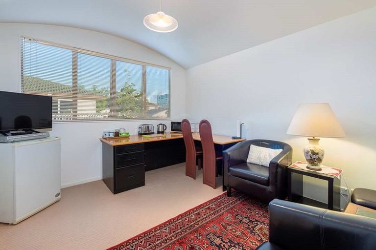 Photo of property in 1/12 Brook Street, Milford, Auckland, 0620