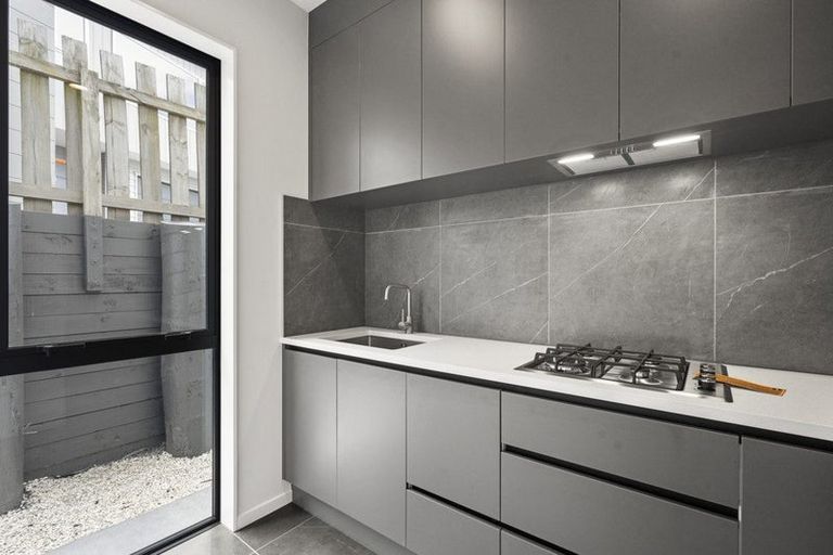 Photo of property in 3 Tawapou Close, Massey, Auckland, 0614