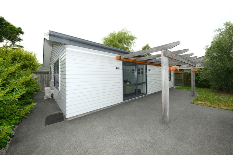Photo of property in 108 Hills Road, Edgeware, Christchurch, 8013