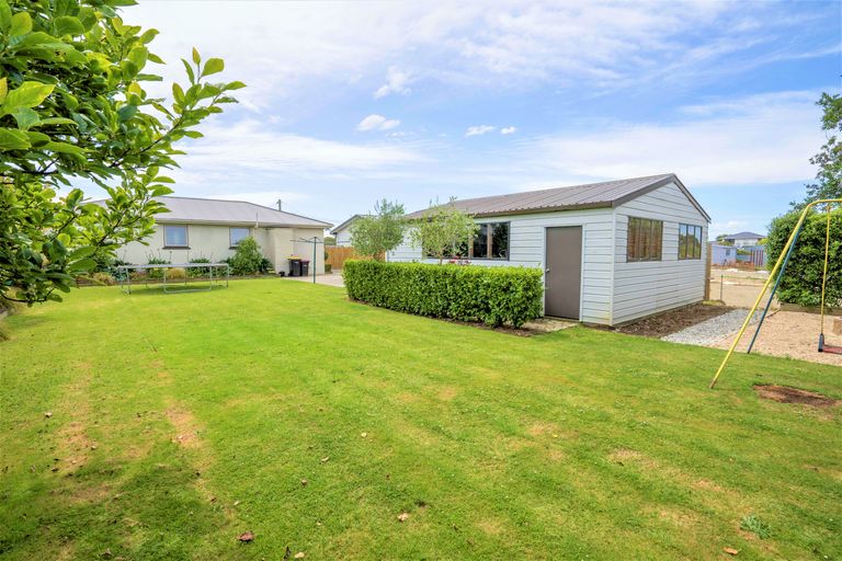 Photo of property in 69 Cargill Street, Waikiwi, Invercargill, 9810