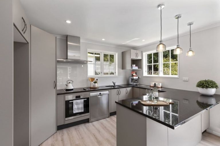 Photo of property in 104 Kamahi Street, Stokes Valley, Lower Hutt, 5019