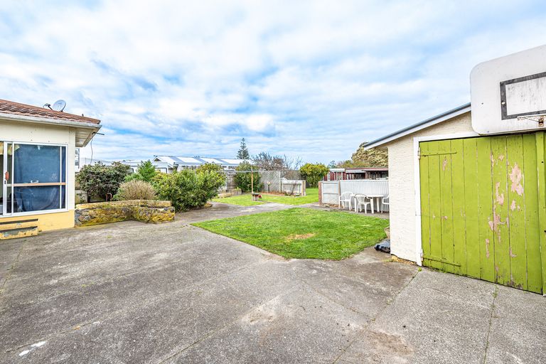 Photo of property in 4 Tongariro Street, Castlecliff, Whanganui, 4501