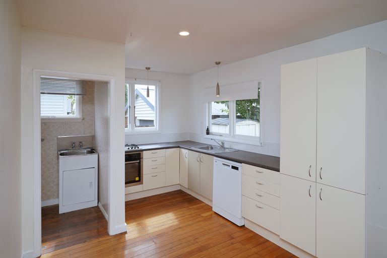 Photo of property in 47 Aorangi Road, Bryndwr, Christchurch, 8053