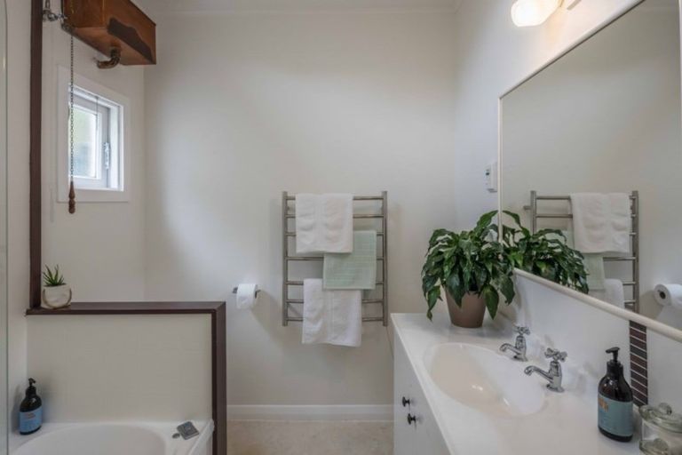 Photo of property in 46 Honiana Te Puni Street, Aro Valley, Wellington, 6021